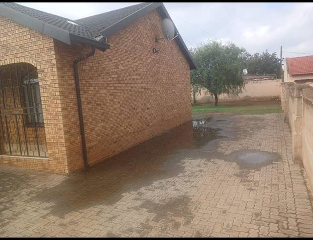 4 BEDROOM HOUSE FOR SALE IN PALM RIDGE